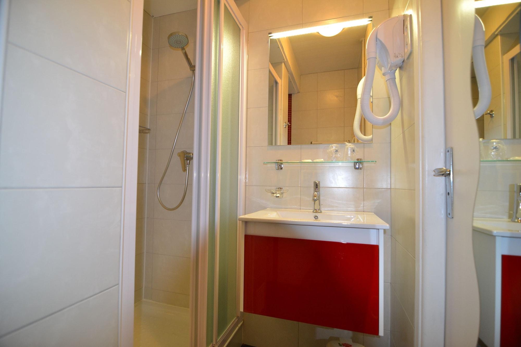 Brit Hotel Cahors - Le France Dış mekan fotoğraf