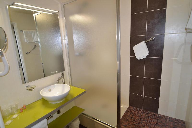 Brit Hotel Cahors - Le France Dış mekan fotoğraf